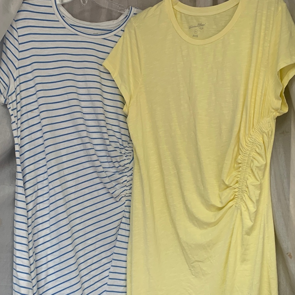 Universal Thread Blue-Striped White Tee & Pale Yellow Short-Sleeve Set